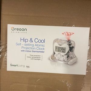 🌟Projection clock, brand new in the box